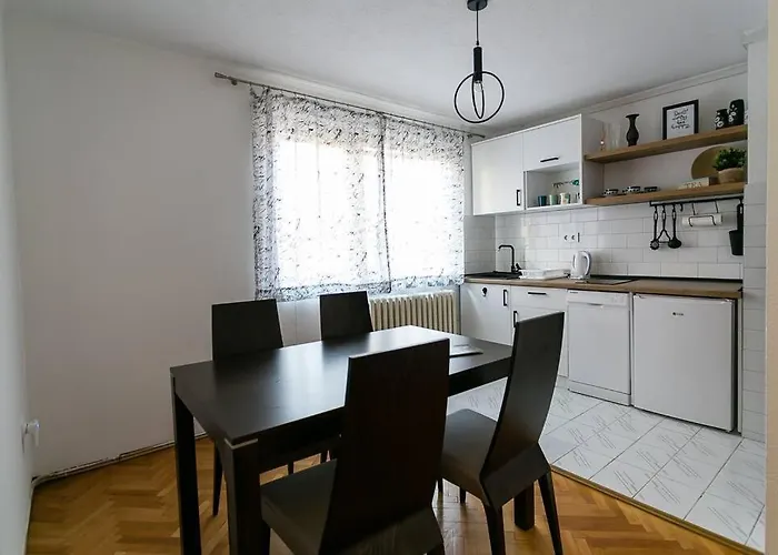 Beestrick - Charming And Spacious * Szarajevó