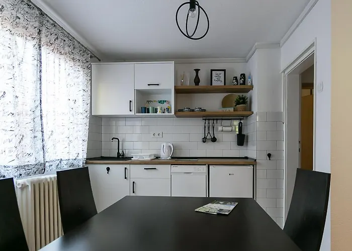 Beestrick - Charming And Spacious * Szarajevó