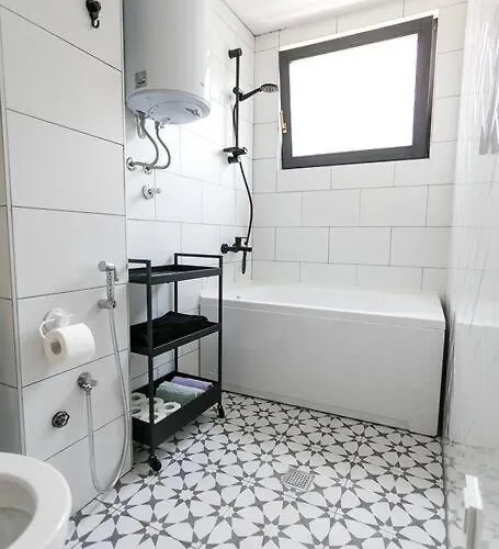 Beestrick - Charming And Spacious Szarajevó